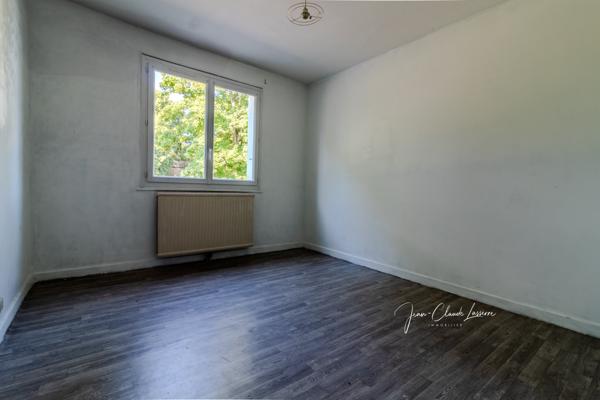 Vierzon (18100) Appartement T4 – 84 m² – Garage + Cave – Résidence Anatole France, bord du Canal du Berry