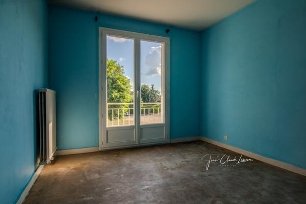 Vierzon (18100) Appartement T4 – 84 m² – Garage + Cave – Résidence Anatole France, bord du Canal du Berry