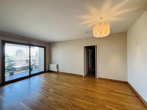 LOCATION 69130 ECULLY CENTRE - APPARTEMENT T3 69m² - résidence de standing dans beau parc, environnement calme