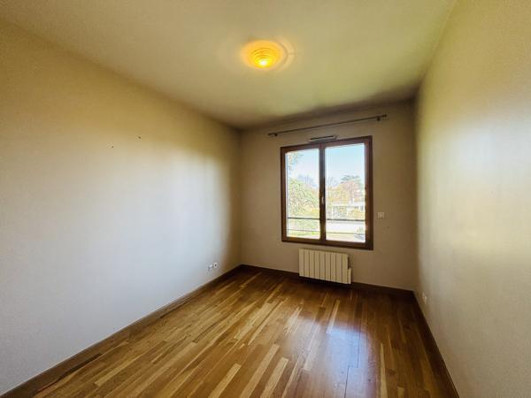 LOCATION 69130 ECULLY CENTRE - APPARTEMENT T3 69m² - résidence de standing dans beau parc, environnement calme