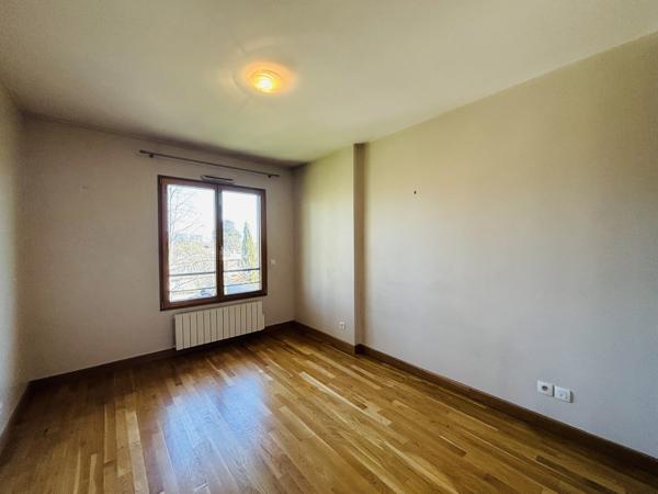 LOCATION 69130 ECULLY CENTRE - APPARTEMENT T3 69m² - résidence de standing dans beau parc, environnement calme