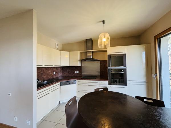 LOCATION 69130 ECULLY CENTRE - APPARTEMENT T3 69m² - résidence de standing dans beau parc, environnement calme
