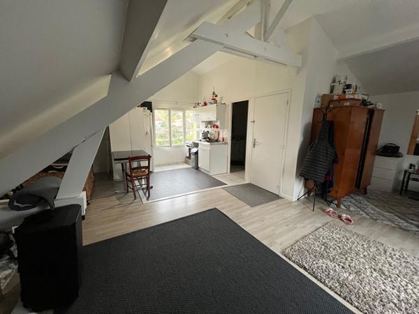 GRAND STUDIO 43m² DERNIER ETAGE - MENUCOURT