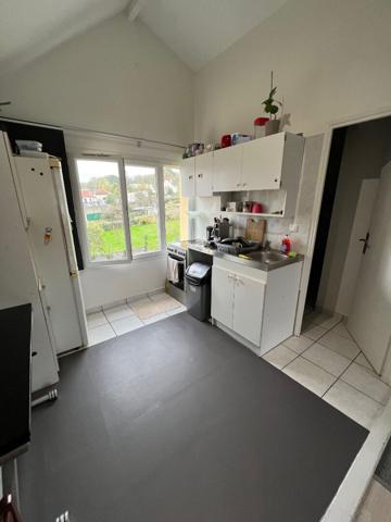 GRAND STUDIO 43m² DERNIER ETAGE - MENUCOURT