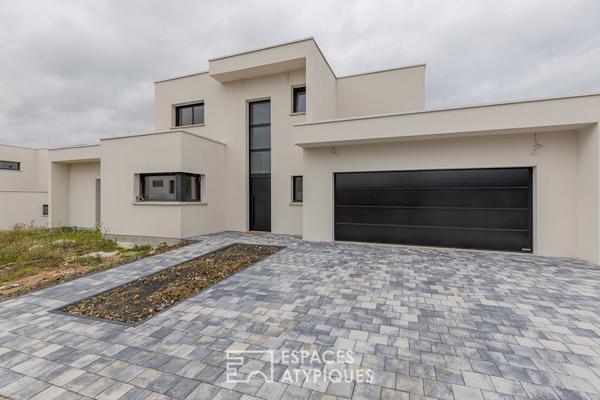 Contemporaine d’exception avec vue sur le golf