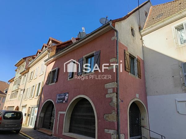 Immeuble avec local commercial de 90 m2, plus appartement 90 m2