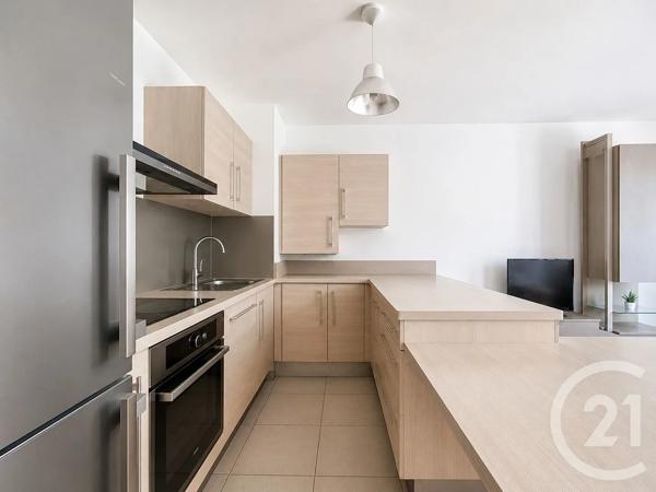 Appartement F3 à vendre  3 pièces - 59,80 m 2   LE KREMLIN BICETRE  - 94