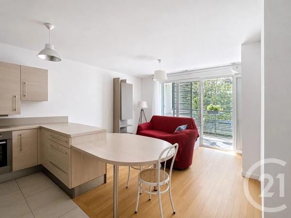Appartement F3 à vendre  3 pièces - 59,80 m 2   LE KREMLIN BICETRE  - 94