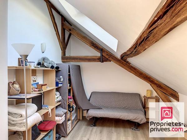 MAISON ancienne avec 4 chambres et 1 atelier indépendant