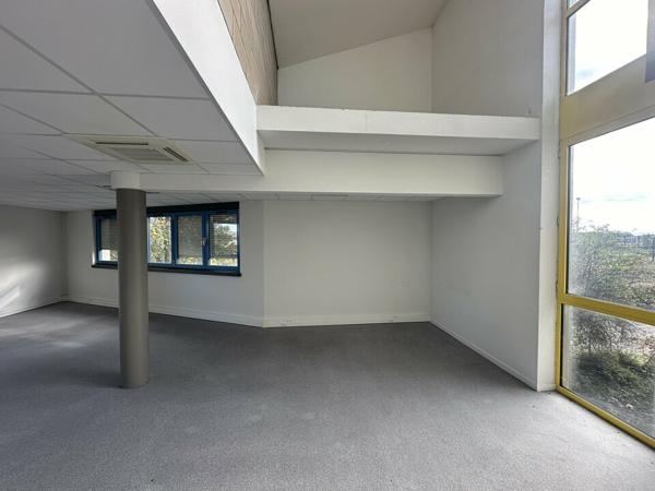 BUREAUX à LOUER de 663 m²