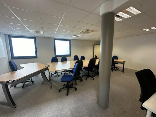 BUREAUX à LOUER de 663 m²