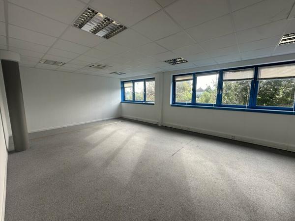 BUREAUX à LOUER de 663 m²