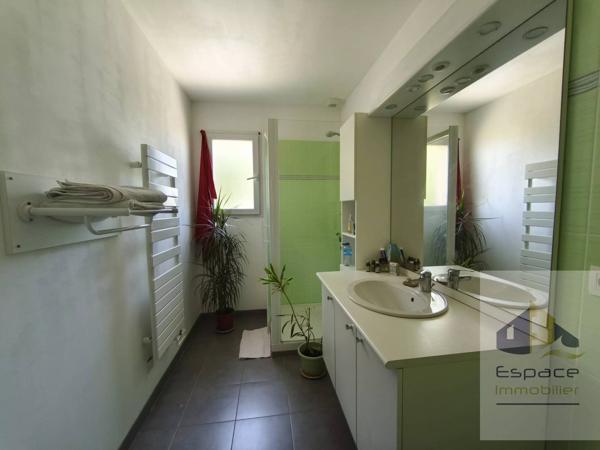 Maison familiale 5 chambres garage et jardin