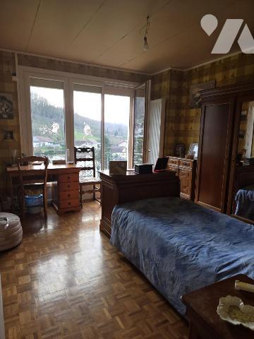 Maison cinq chambres sur la commune de COURBOUZON sur un terrain de 2676m².