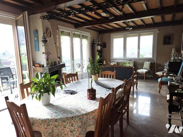 Maison cinq chambres sur la commune de COURBOUZON sur un terrain de 2676m².