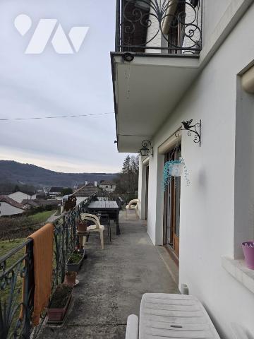 Maison cinq chambres sur la commune de COURBOUZON sur un terrain de 2676m².