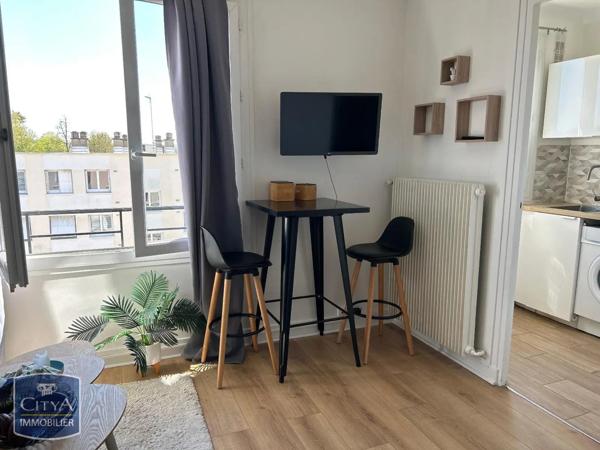 Appartement à louer 1 pièce 25m² Corbeil-Essonnes (91100)