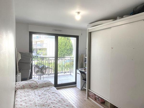 Somptueux duplex 4 pièces situé en rez-de-jardin à vendre à Puteaux