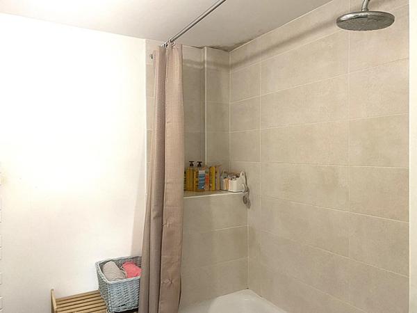 Somptueux duplex 4 pièces situé en rez-de-jardin à vendre à Puteaux