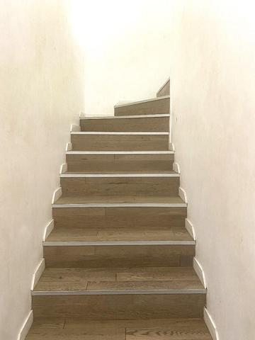 Somptueux duplex 4 pièces situé en rez-de-jardin à vendre à Puteaux