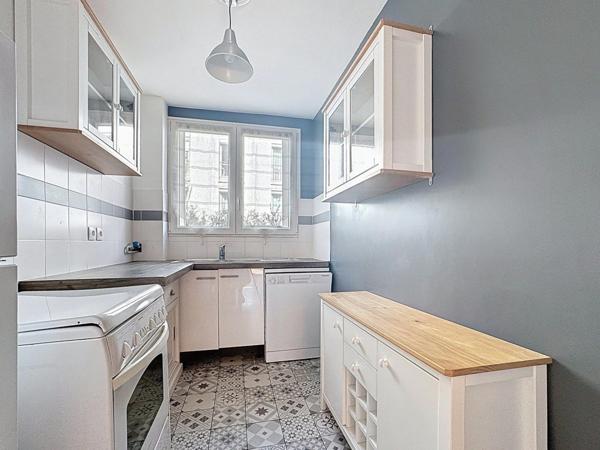 AGREABLE 2/3 PIECES LUMINEUX ET TRAVERSANT EN HYPER-CENTRE DE BOIS-COLOMBES