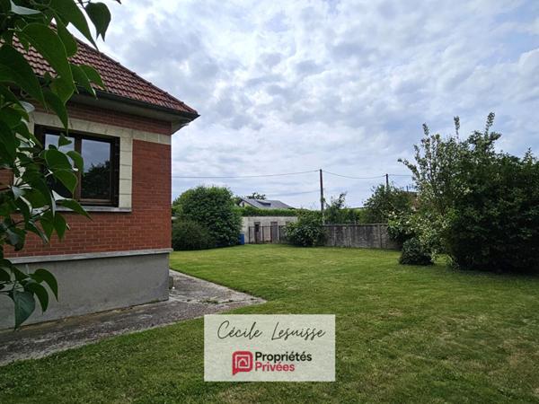 Pavillon sur sous-sol complet avec dépendances et garages