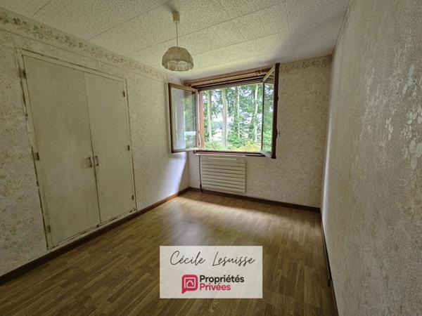 Pavillon sur sous-sol complet avec dépendances et garages