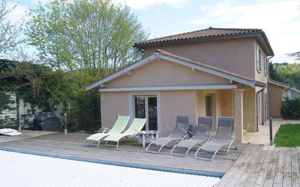 Maison à louer    5 pièces •  Sainte-Foy-lès-Lyon