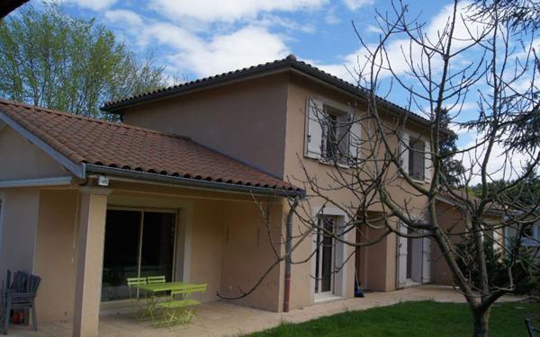 Maison à louer    5 pièces •  Sainte-Foy-lès-Lyon