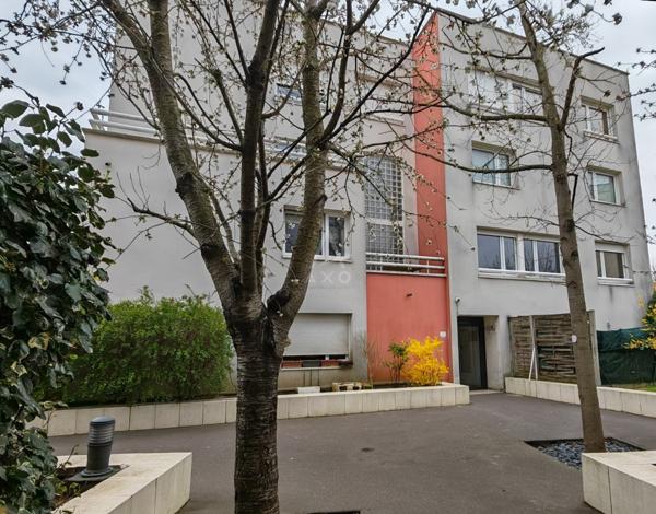 Appartement F5 au 1er étage 4 chambres 2 parkings