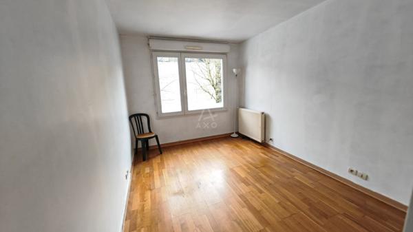 Appartement F5 au 1er étage 4 chambres 2 parkings