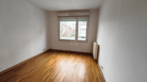 Appartement F5 au 1er étage 4 chambres 2 parkings