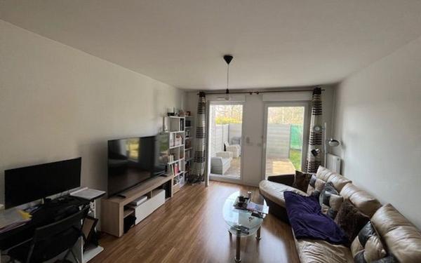 Appartement à vendre    2 pièces • 45 m2 Saint-Thibault-des-Vignes