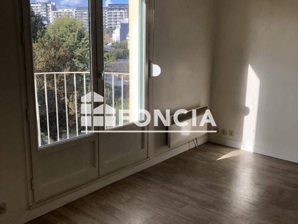 Location Appartement 2 pièces 33.85 m² - 20 RUE MOREAU DE JONNES Rennes 35000