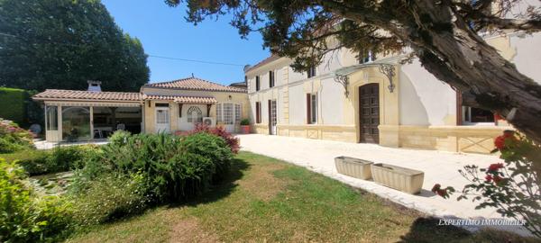 Jonzac (17500) PROPRIETE AVEC MAISON D'HABITATION ET ANCIENS BATIMENT D' EXPLOITATION