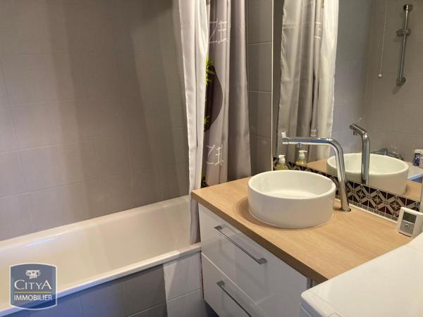 Appartement à louer 3 pièces 64.17m² Portes-lès-Valence (26800)
