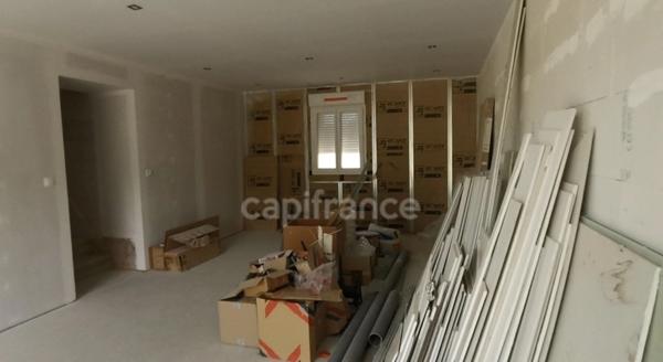 Ensemble immobilier proche de Paris et Lyon