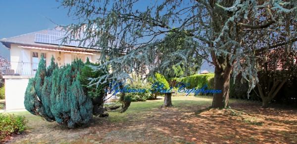 LONS 64 Maison 6 pièces de 141 m² sur 1014 m² de terrain arboré