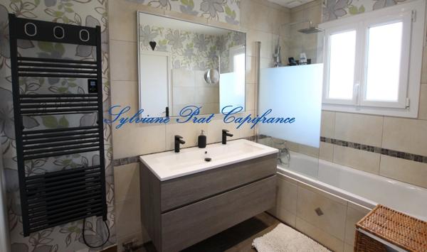 LONS 64 Maison 6 pièces de 141 m² sur 1014 m² de terrain arboré