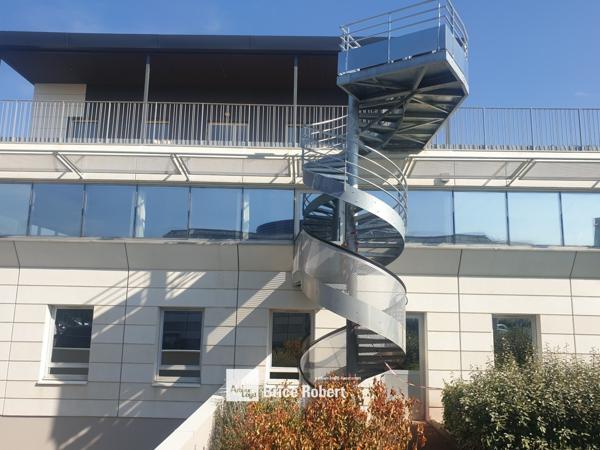 Bureaux à louer à Bron au sein d’un parc d’activités accès autoroute A43