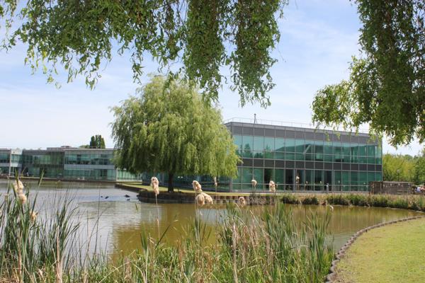 Bureaux à louer à Roissy-en-France cadre paysager exceptionnel et lumineux