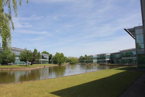 Bureaux à louer à Roissy-en-France cadre paysager exceptionnel et lumineux