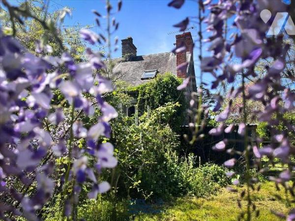 Située dans les Hauteurs d'Agon-Coutainville, à quelques pas du bourg et des commerces, cette m...