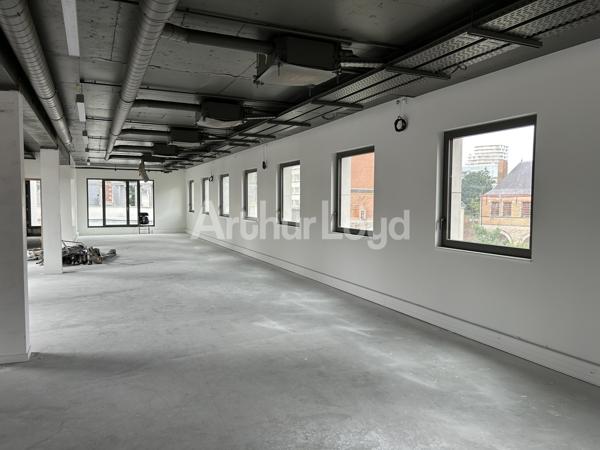 Bureau à louer à Lille dans immeuble rénové parking sécurisé terrasse