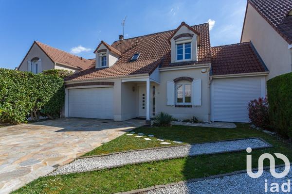 Maison 6 pièces de 124 m² à Lésigny (77150)