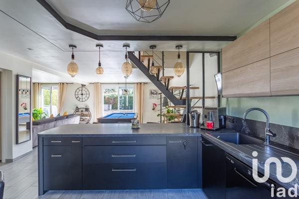 Maison 6 pièces de 124 m² à Lésigny (77150)