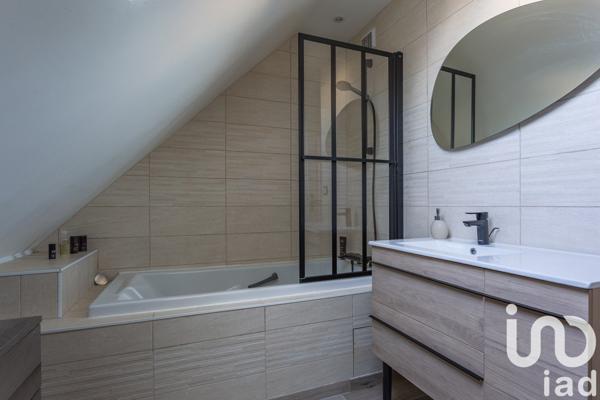 Maison 6 pièces de 124 m² à Lésigny (77150)