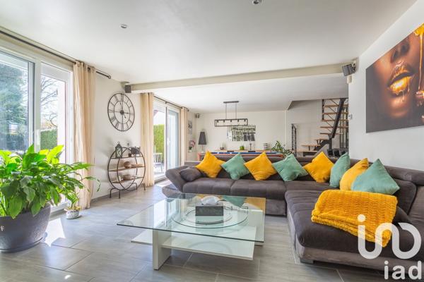 Maison 6 pièces de 124 m² à Lésigny (77150)
