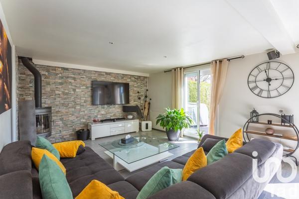 Maison 6 pièces de 124 m² à Lésigny (77150)