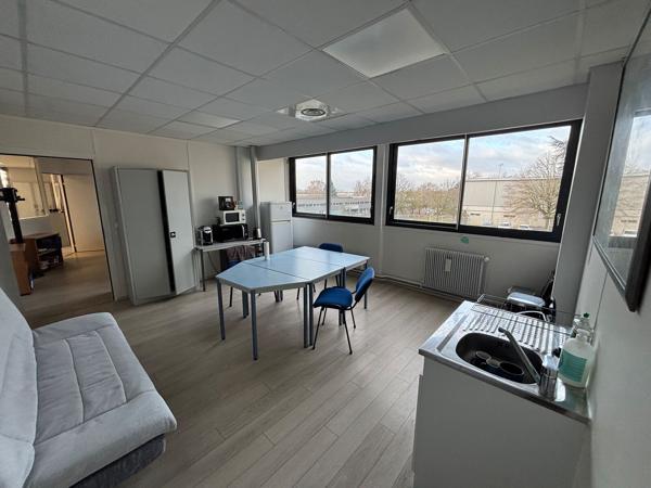 A LOUER - BUREAUX 195M2 DIVISIBLE- SENLIS